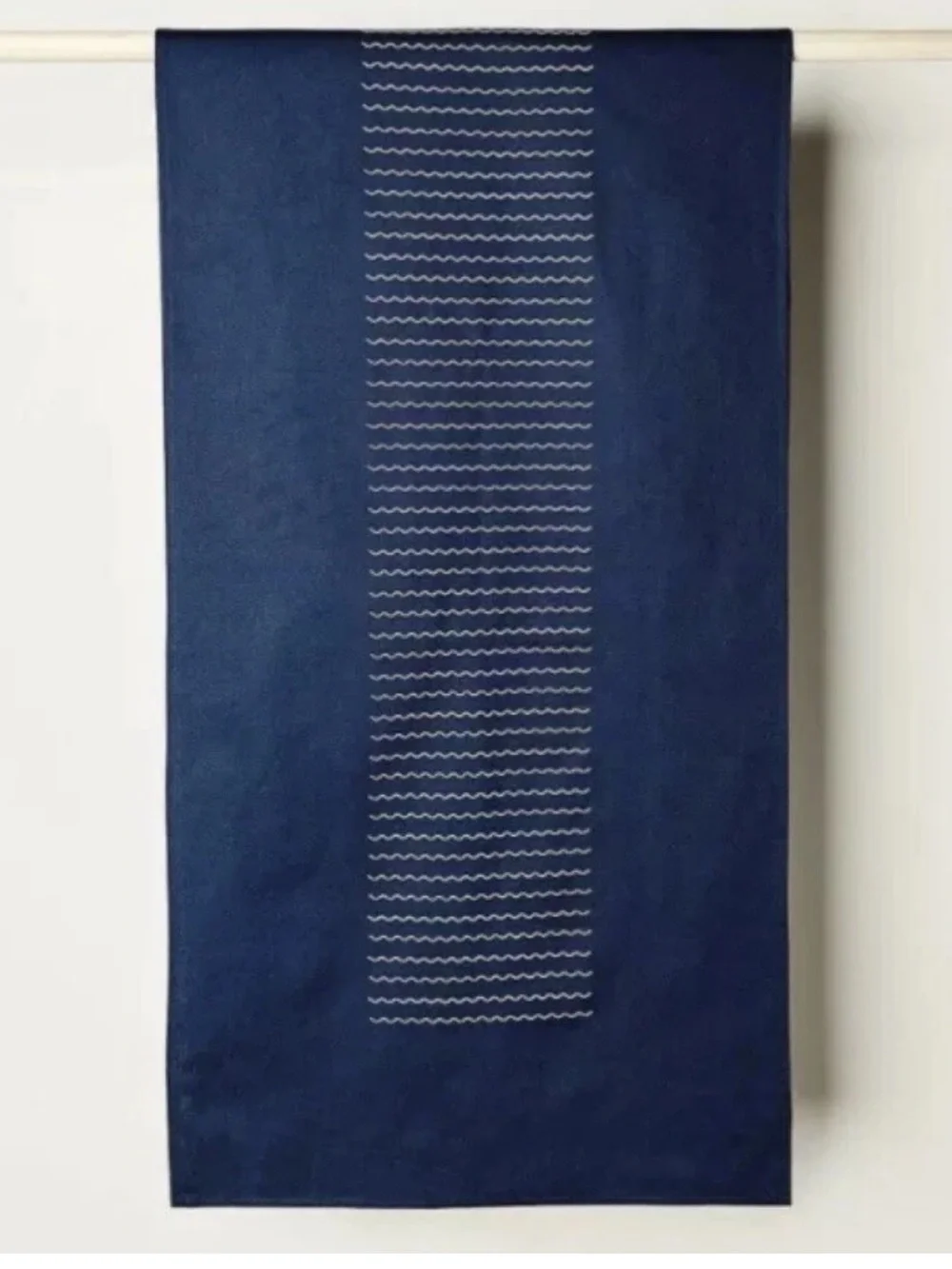 TERRITORY Navy Table Runner Cotton Wavy White & Beige Design NEW retail $45